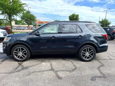 2017 Ford Explorer, $16700. Photo 5