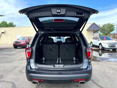 2017 Ford Explorer, $16700. Photo 7