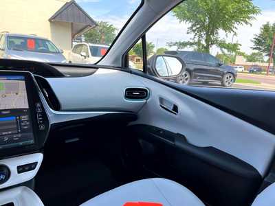 2017 Toyota Prius, $15900. Photo 11
