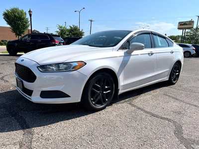 2014 Ford Fusion, $9900. Photo 4