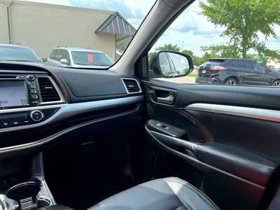 2015 Toyota Highlander, $19900. Photo 12