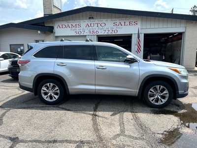 2015 Toyota Highlander, $19900. Photo 2
