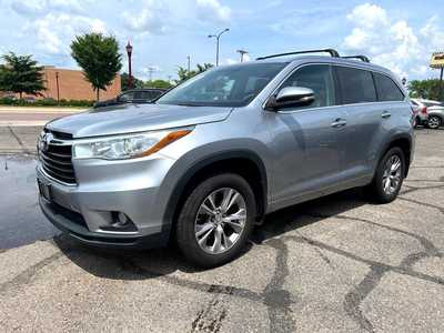 2015 Toyota Highlander, $19900. Photo 4