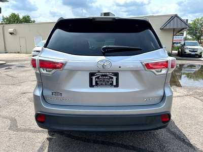 2015 Toyota Highlander, $19900. Photo 6