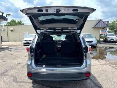 2015 Toyota Highlander, $19900. Photo 7