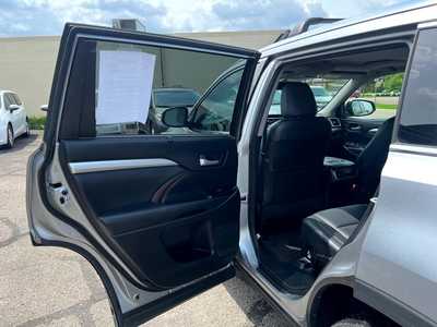 2015 Toyota Highlander, $19900. Photo 9