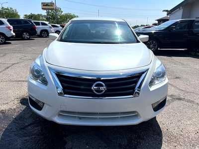 2014 Nissan Altima, $9950. Photo 3