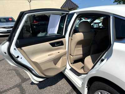 2014 Nissan Altima, $9950. Photo 7