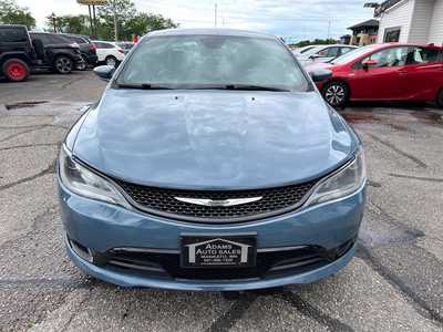 2015 Chrysler 200, $9900. Photo 3