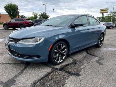 2015 Chrysler 200, $9900. Photo 4