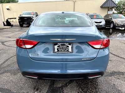 2015 Chrysler 200, $9900. Photo 6