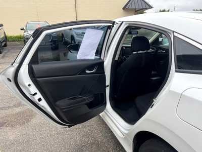 2019 Honda Civic, $13900. Photo 7