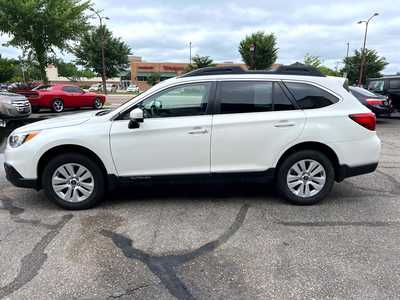 2017 Subaru Outback, $13900. Photo 5
