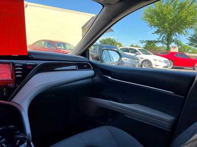 2019 Toyota Camry, $19900. Photo 9