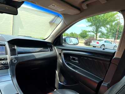 2011 Ford Taurus, $8900. Photo 10