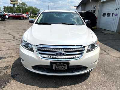 2011 Ford Taurus, $8900. Photo 3
