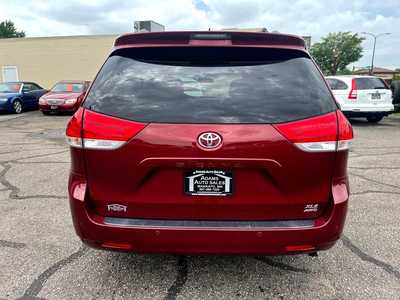 2011 Toyota Sienna, $12500. Photo 5