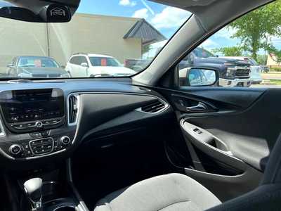 2023 Chevrolet Malibu, $18500. Photo 10