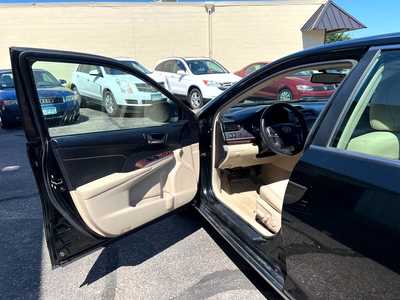 2014 Toyota Camry, $13900. Photo 10