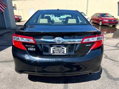 2014 Toyota Camry, $13900. Photo 3