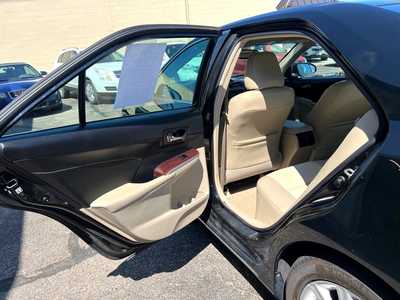 2014 Toyota Camry, $13900. Photo 4