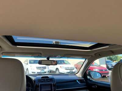 2014 Toyota Camry, $13900. Photo 6