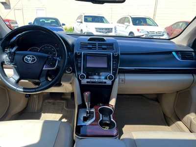 2014 Toyota Camry, $13900. Photo 8