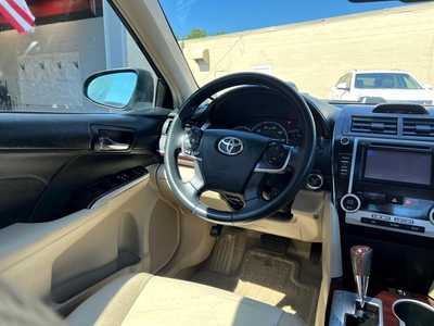 2014 Toyota Camry, $13900. Photo 9