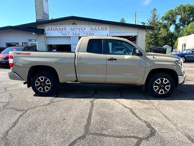 2018 Toyota Tundra Crew Cab, $24700. Photo 2