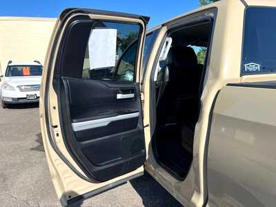 2018 Toyota Tundra Crew Cab, $24700. Photo 9
