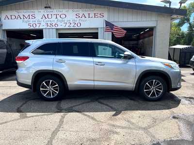 2018 Toyota Highlander, $23900. Photo 2
