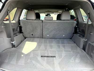 2018 Toyota Highlander, $23900. Photo 8