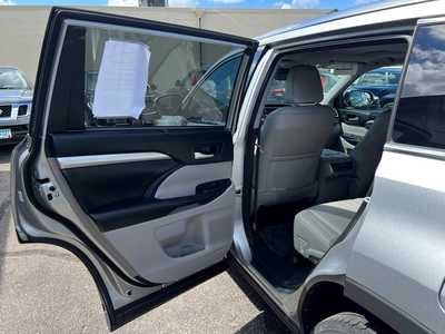 2018 Toyota Highlander, $23900. Photo 9