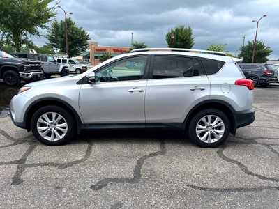 2015 Toyota RAV4, $15600. Photo 5
