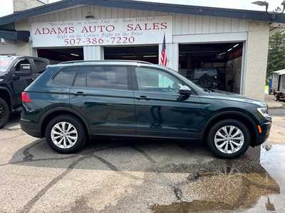 2018 Volkswagen Tiguan, $11900. Photo 2