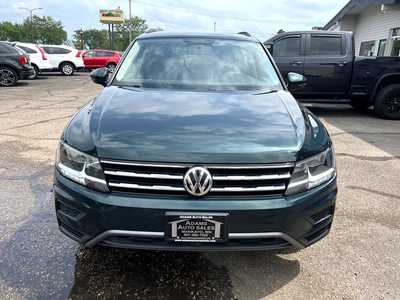 2018 Volkswagen Tiguan, $11900. Photo 3