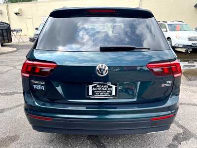 2018 Volkswagen Tiguan, $11900. Photo 6