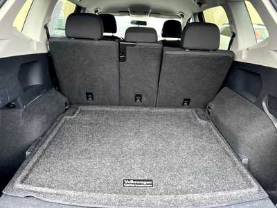 2018 Volkswagen Tiguan, $11900. Photo 7