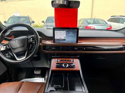 2020 Lincoln Aviator, $29900. Photo 12