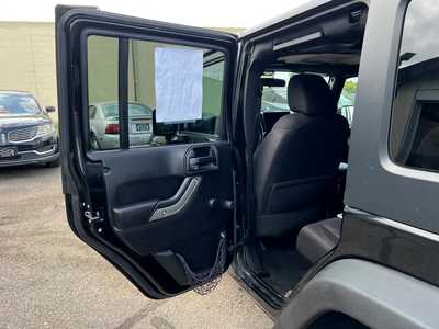 2015 Jeep Wrangler Unlimited, $14500. Photo 9