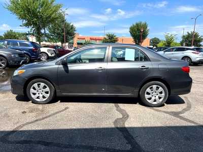 2012 Toyota Corolla, $10600. Photo 5