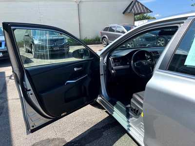 2015 Toyota Camry, $14900. Photo 12