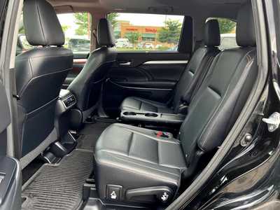 2015 Toyota Highlander, $14900. Photo 10