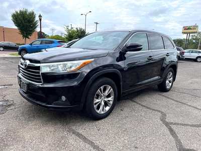 2015 Toyota Highlander, $14900. Photo 4