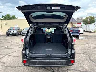 2015 Toyota Highlander, $14900. Photo 7