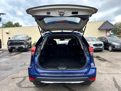 2017 Nissan Rogue, $13900. Photo 7