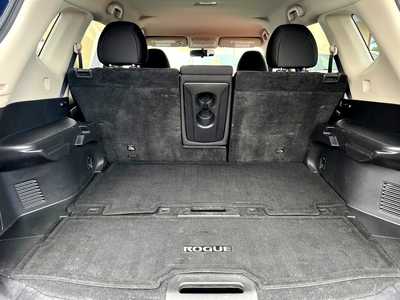 2017 Nissan Rogue, $13900. Photo 8