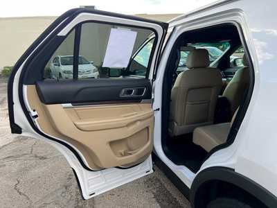 2016 Ford Explorer, $16900. Photo 10