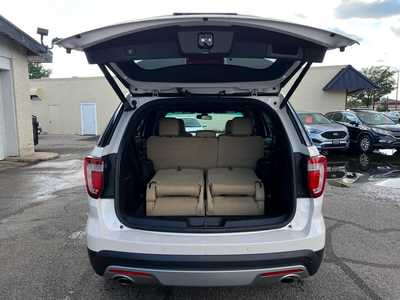2016 Ford Explorer, $16900. Photo 7