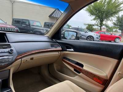 2011 Honda Accord, $10900. Photo 10